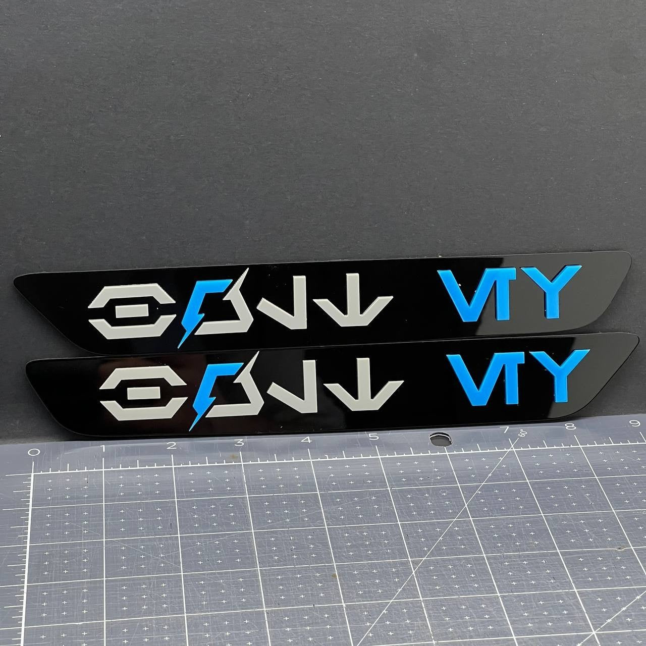 Chevy Bolt EV Blank Emblems 2PCS – Front Fender Badge Sticker Decals