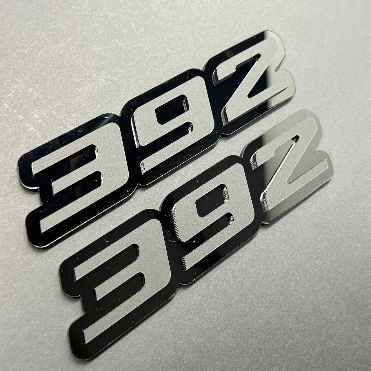 2x Mate Black 392 Hemi Emblems 392 Side Fender Badge 3D for 392 Emblem