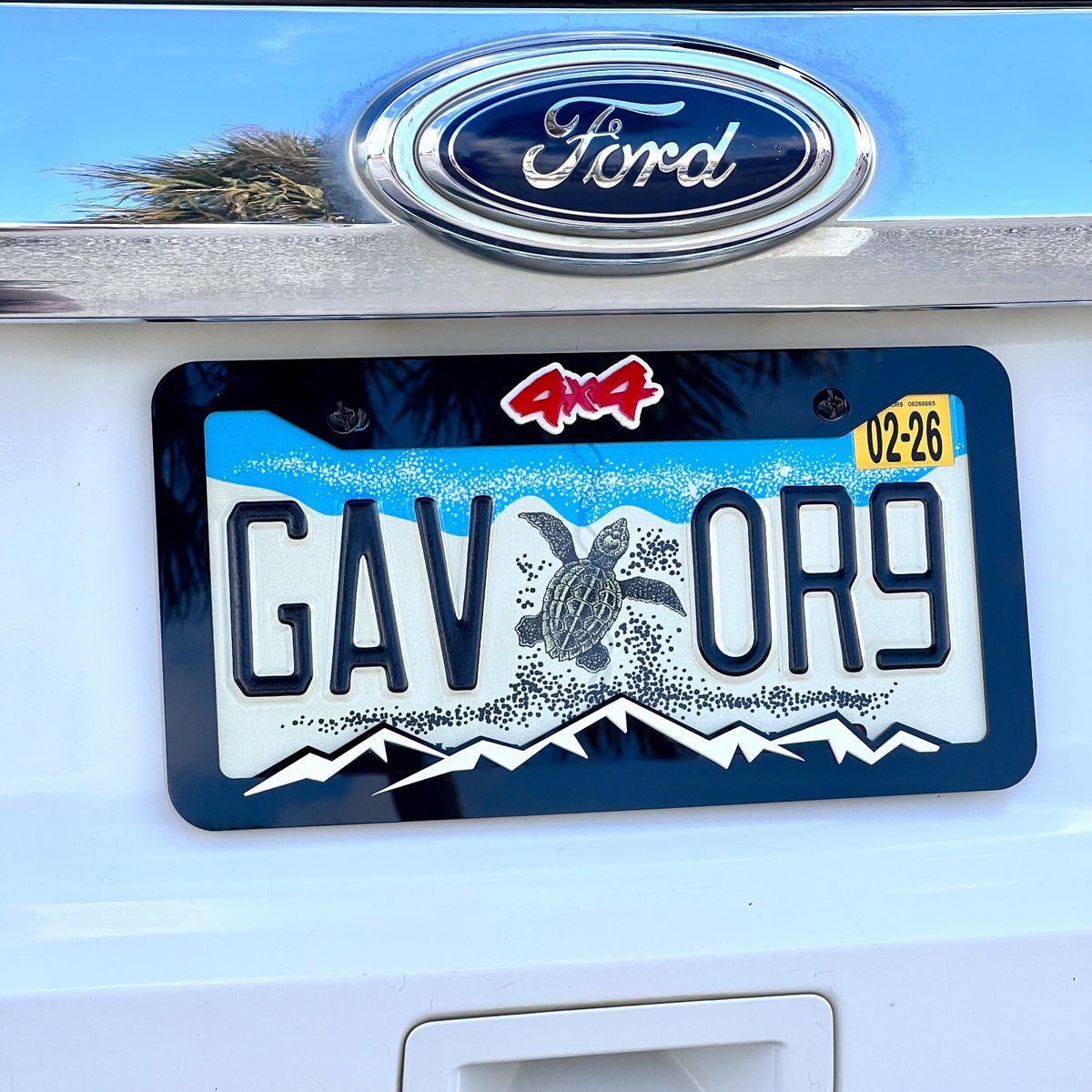 COLOR CHOICE Mountain License Plate Frame--Offroad-4x4