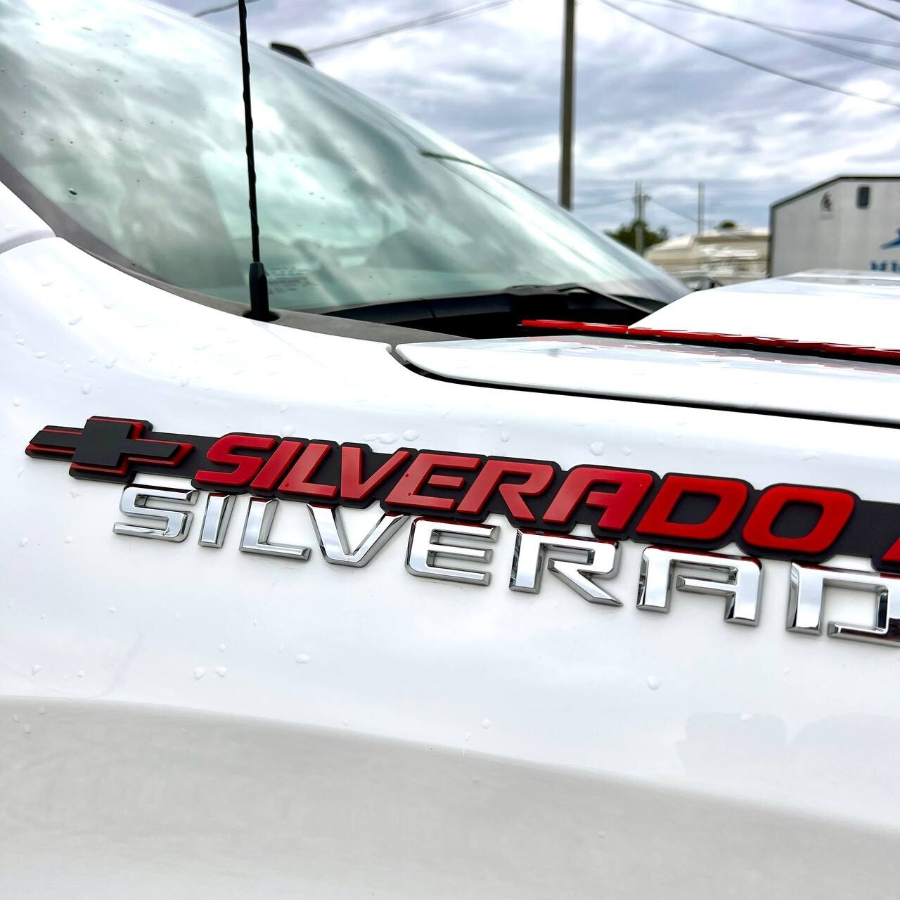 2PCS Mate Black and Red SILVERADO EMBLEM BADGE FOR SILVERADO