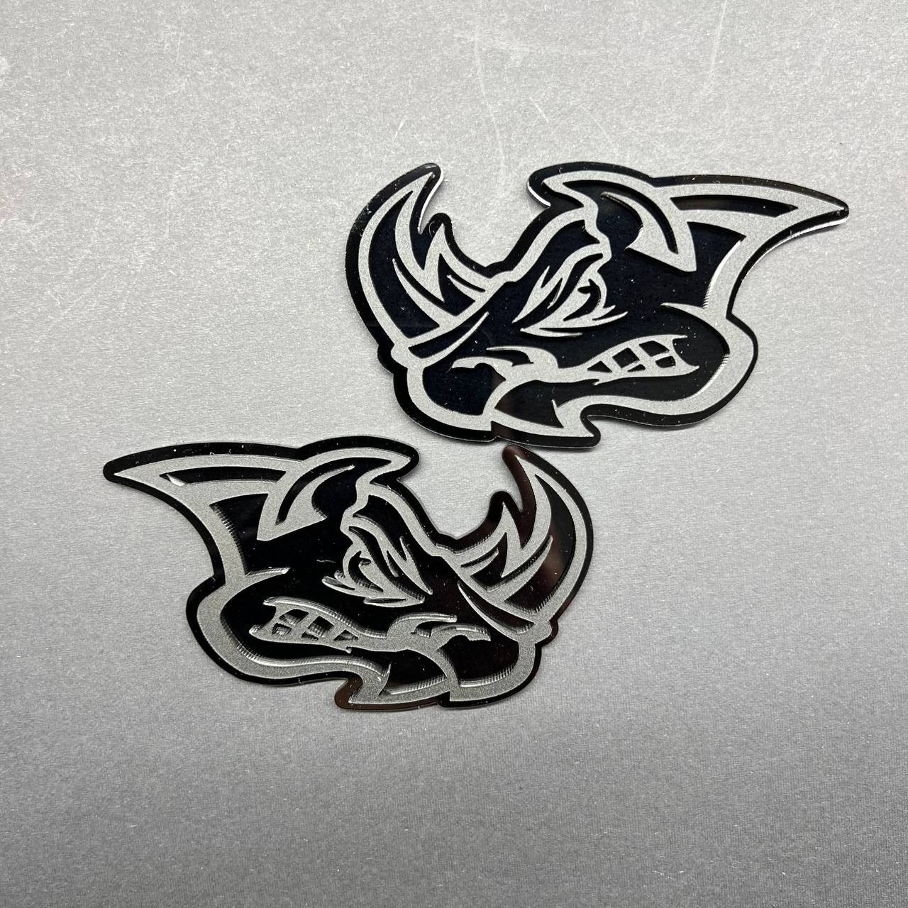 2pcs Rhino Badges Emblem Black Mate Black BADGES Fender Angry Agressive Raging