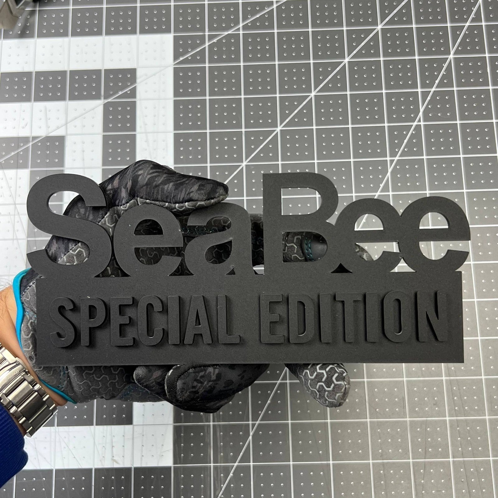 1PCS SEA BEE SPECIAL EDITION Badge – 3D Acrylic Car Truck Sticker Decal