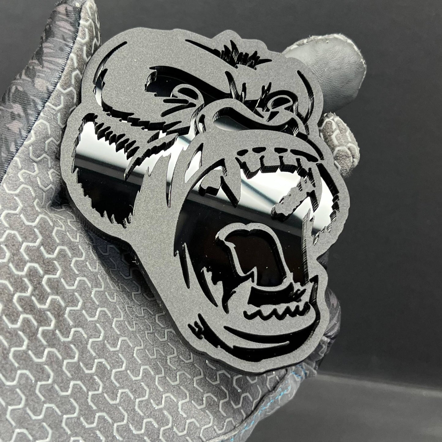 2PCS Gorilla Emblems – Durable Angry 3D Acrylic Fender Badges for Vehicles