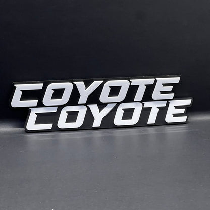 1pcs COYOTE Emblem Badges White Fender Angry Aggressive Racing Fender Emblem