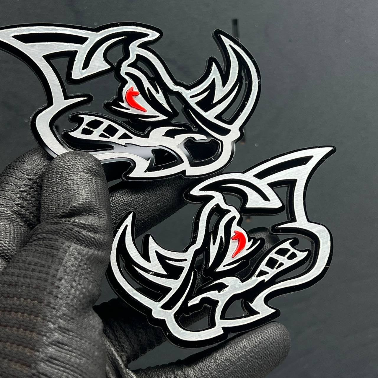 2PCS Rhino Red Eye Emblems – Angry Aggressive 3D Fender Car & Truck Badges
