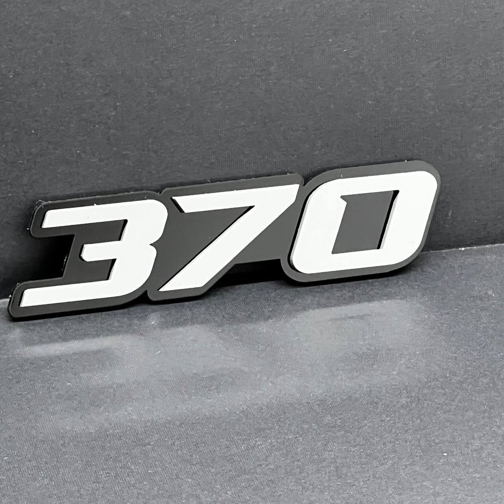 2x White black 370 Hemi Emblems 370 Side Fender Badge 3D for 370 Emblem