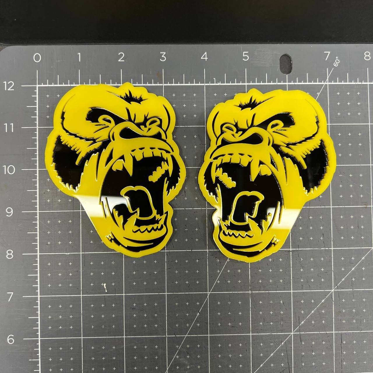 2PCS Gorilla Emblem Badges – 3D Angry Car & Truck Fender Decal Stickers