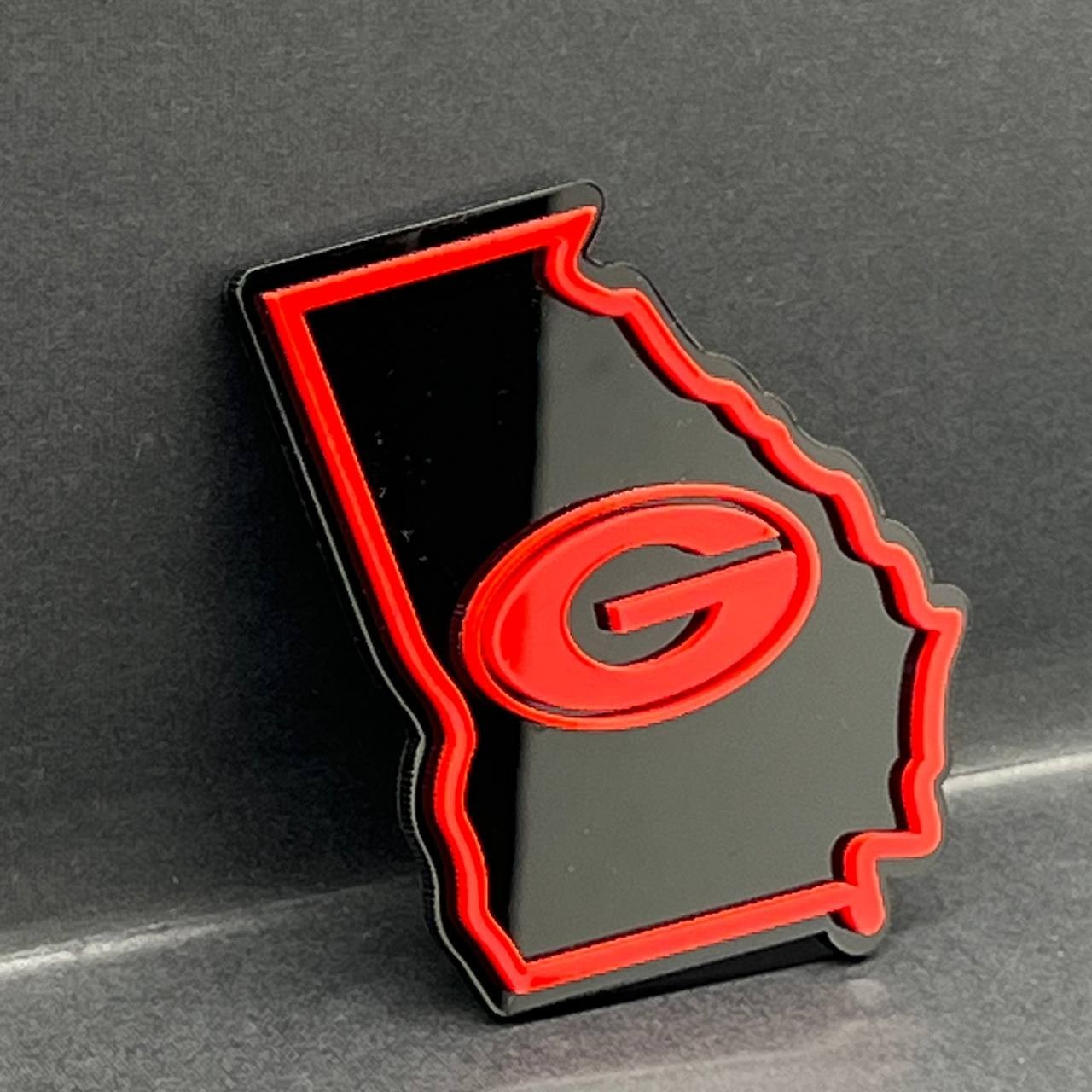 1PC Georgia Bulldogs Emblem – 3D Multicolor Acrylic Car & SUV Badge