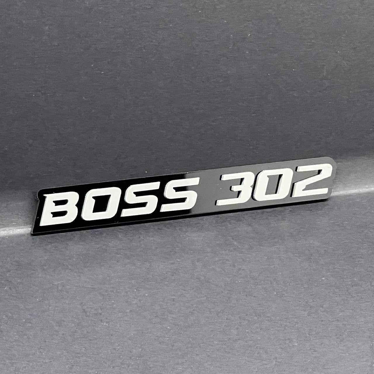 2PCS BOSS 302 Emblems – Multicolor 3D Fender Badges for Ford Mustang 302