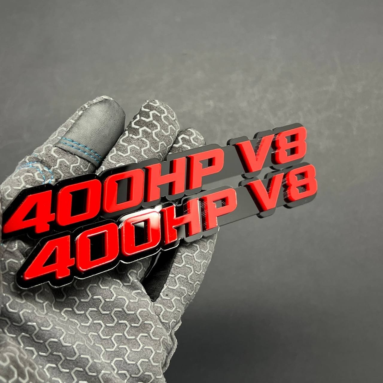 2PCS 400HP V8 Emblems – 3D Acrylic Engine Fender Badges 400HP V8 Pair Decals