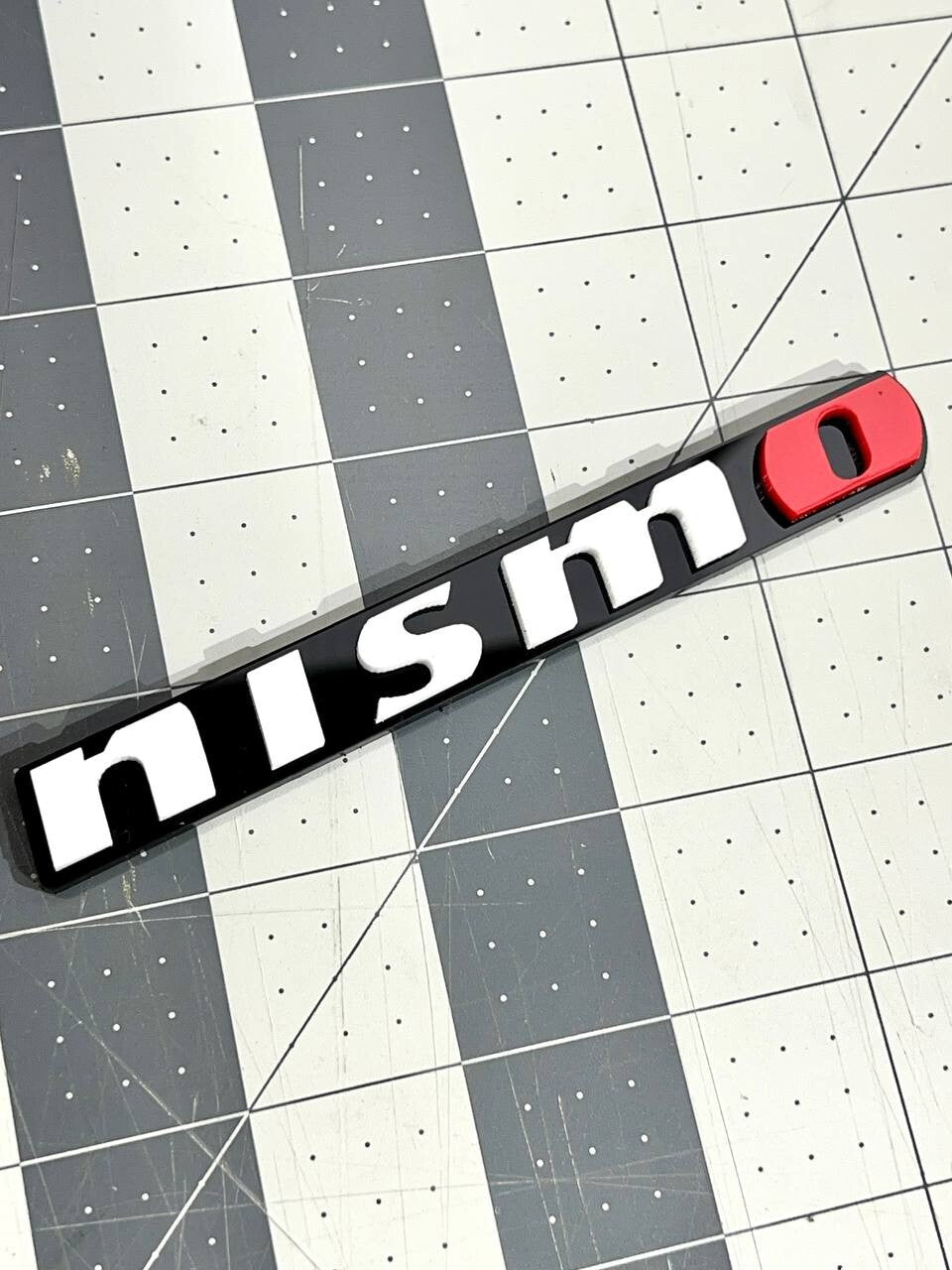 2pcs NISMO Emblem Car Side Fender Grill Trunk Badge Sticker Decal