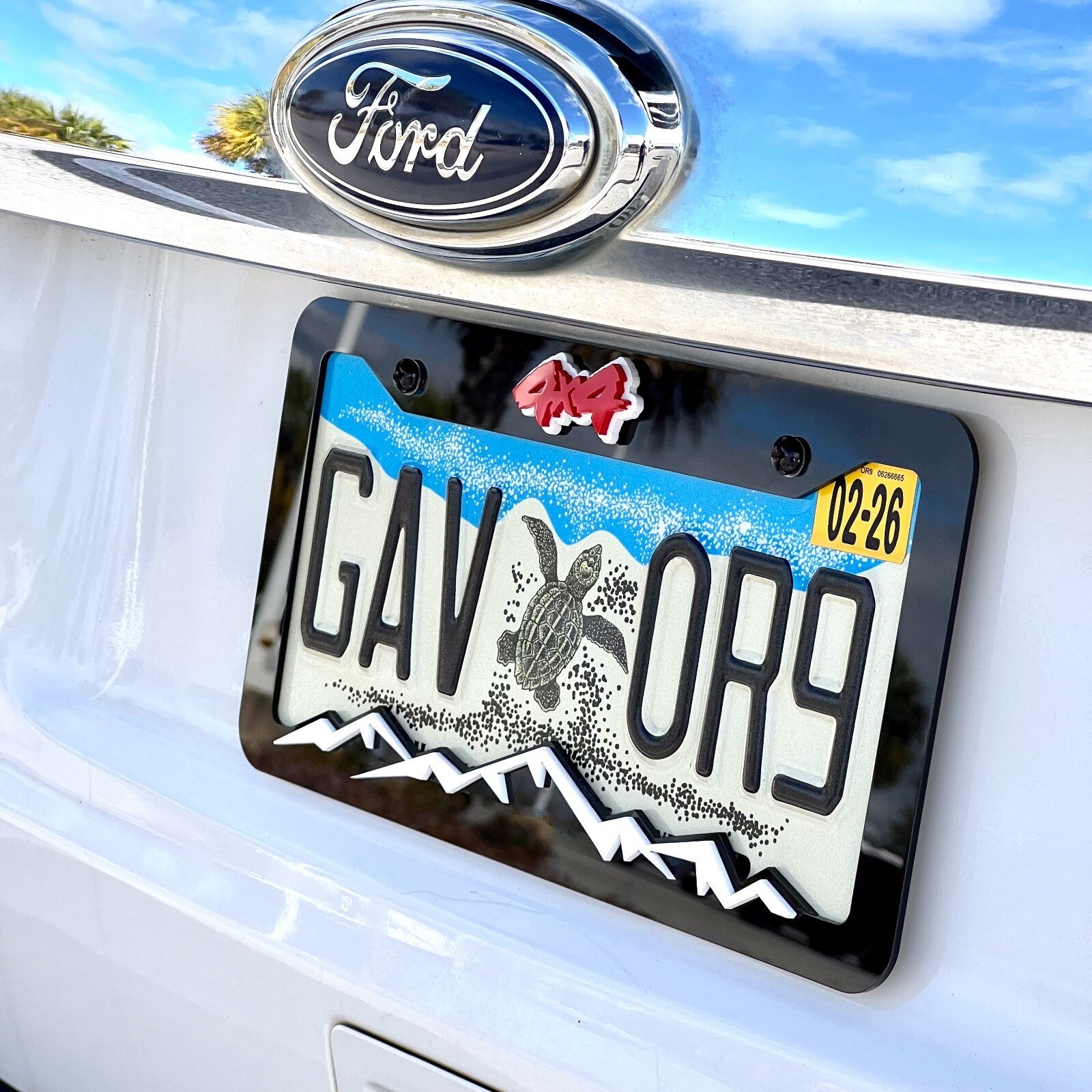 2D MOUNTAINS COLOR CHOICE LICENSE PLATE FRAME 4x4 MOUNTAINS