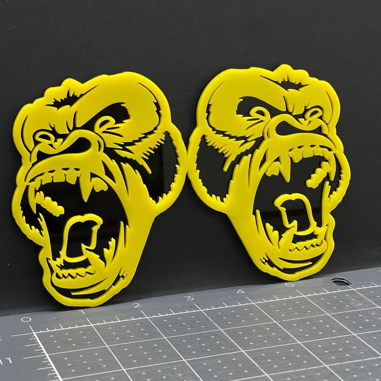 2PCS Gorilla Emblem Badges – 3D Angry Car & Truck Fender Decal Stickers