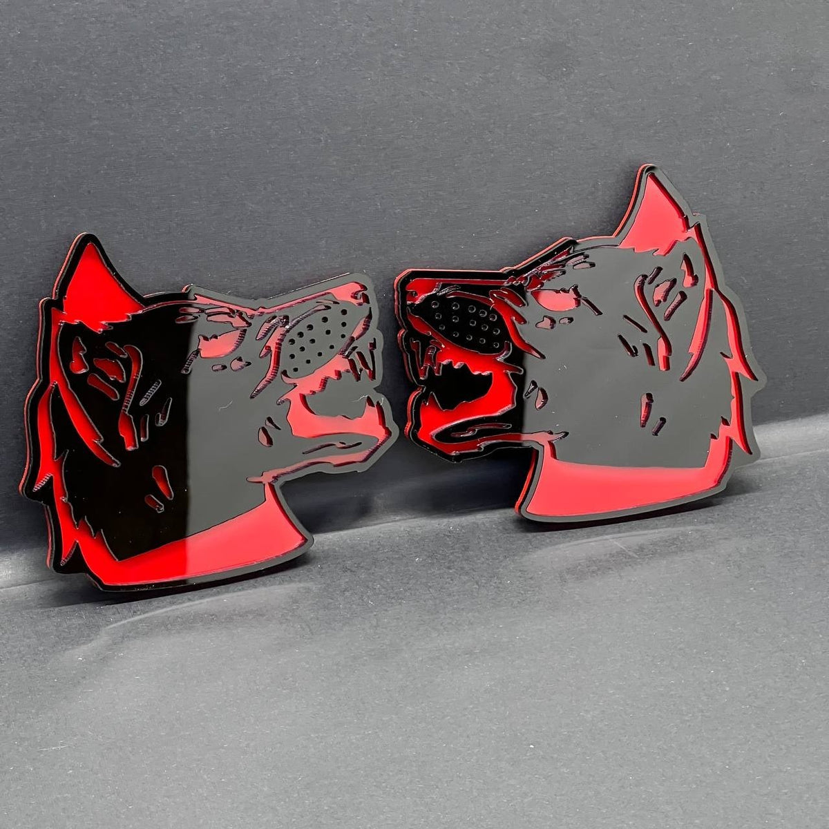 2PCS Wolf Emblem Badges Car Truck Fender Angry Aggressive Racing Style Decal