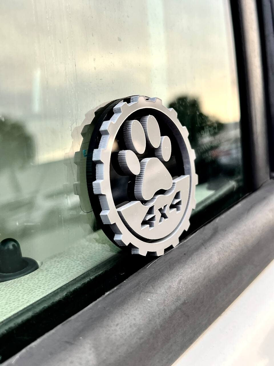 2PCS 18-24 WRANGLER JL GLADIATOR PAW FENDER EMBLEM BADGE