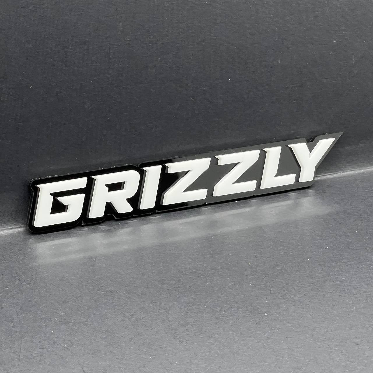 1PCS GRIZZLY Emblem – Custom 3D Multicolor Acrylic Car, Truck & SUV Badge