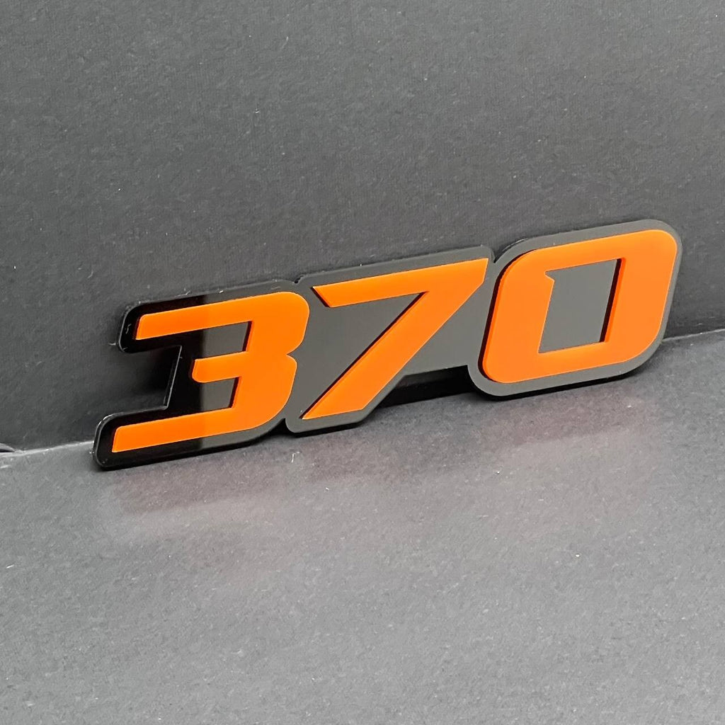 2x Orange Black 370 Hemi Emblems 370 Side Fender Badge 3D for 370 Emblem