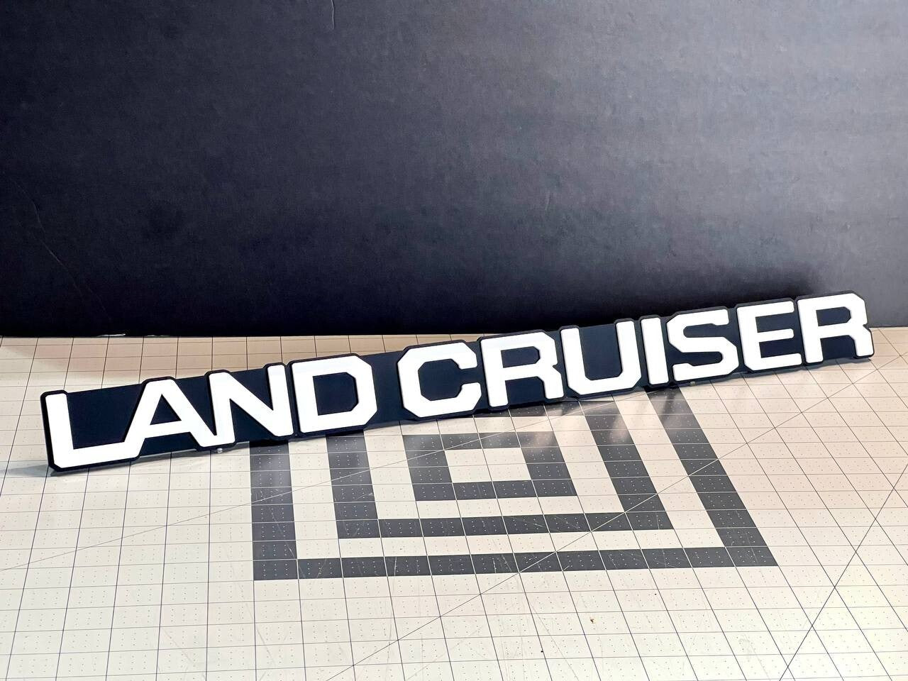 1pcs Toyota Land Cruiser Front Grill Emblem/Badge multicolor