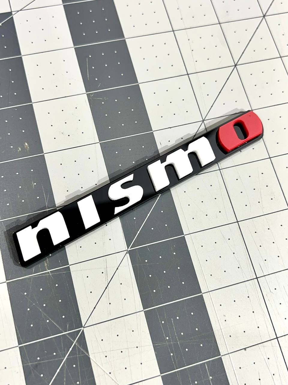 2pcs NISMO Emblem Car Side Fender Grill Trunk Badge Sticker Decal