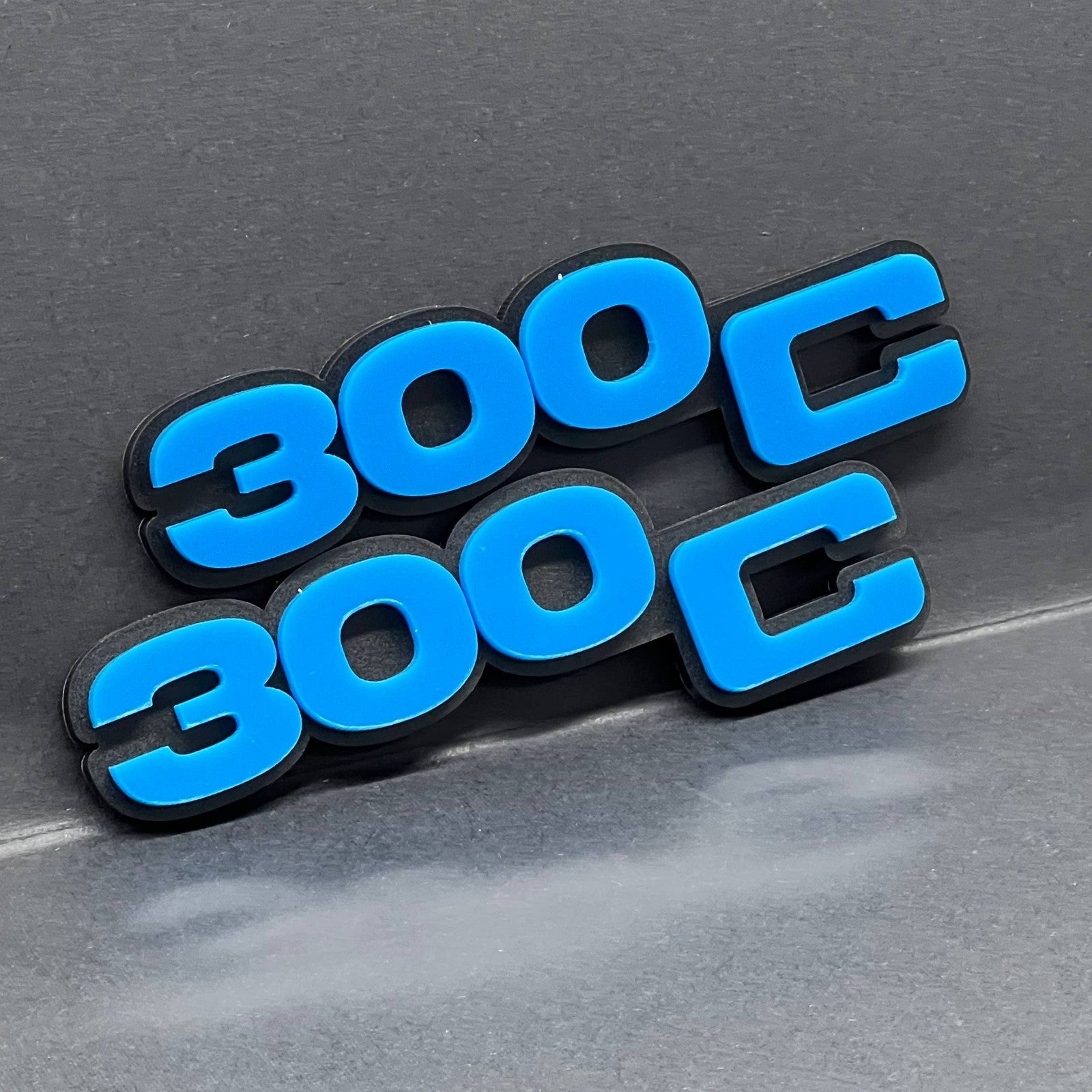 2PCS 300C 3D Emblems – Fender Exterior Badges for Chrysler Car & SUV