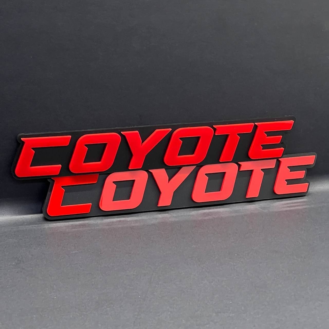 1pcs COYOTE Emblem Badges Red Black Mate Fender Angry Aggressive Fender Emblem