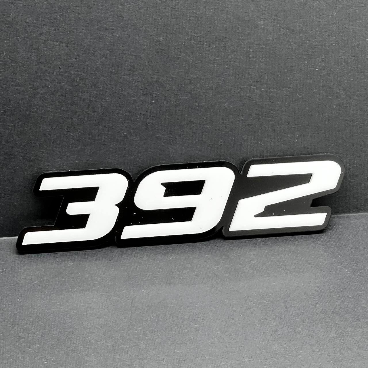 2x White black 392 Hemi Emblems 392 Side Fender Badge 3D for 392 Emblem