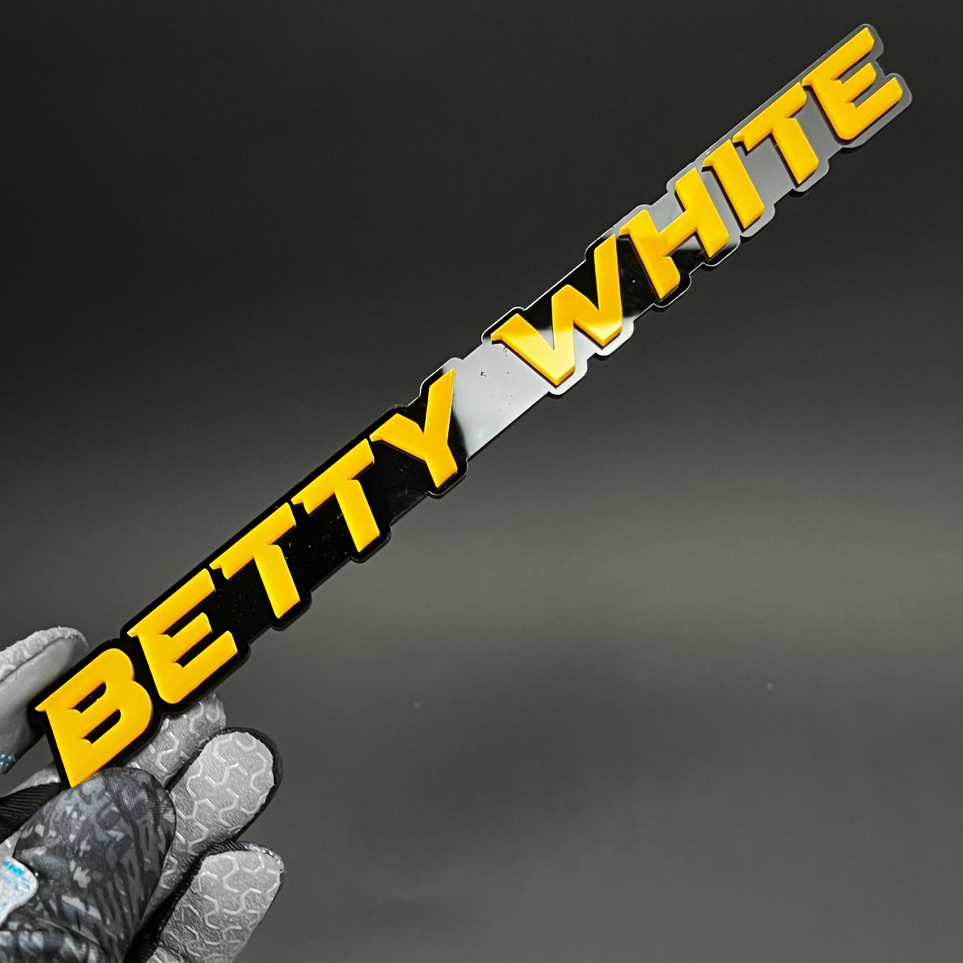 1PC Betty White 3D Acrylic Badge - Car Truck Emblem Fender Sticker
