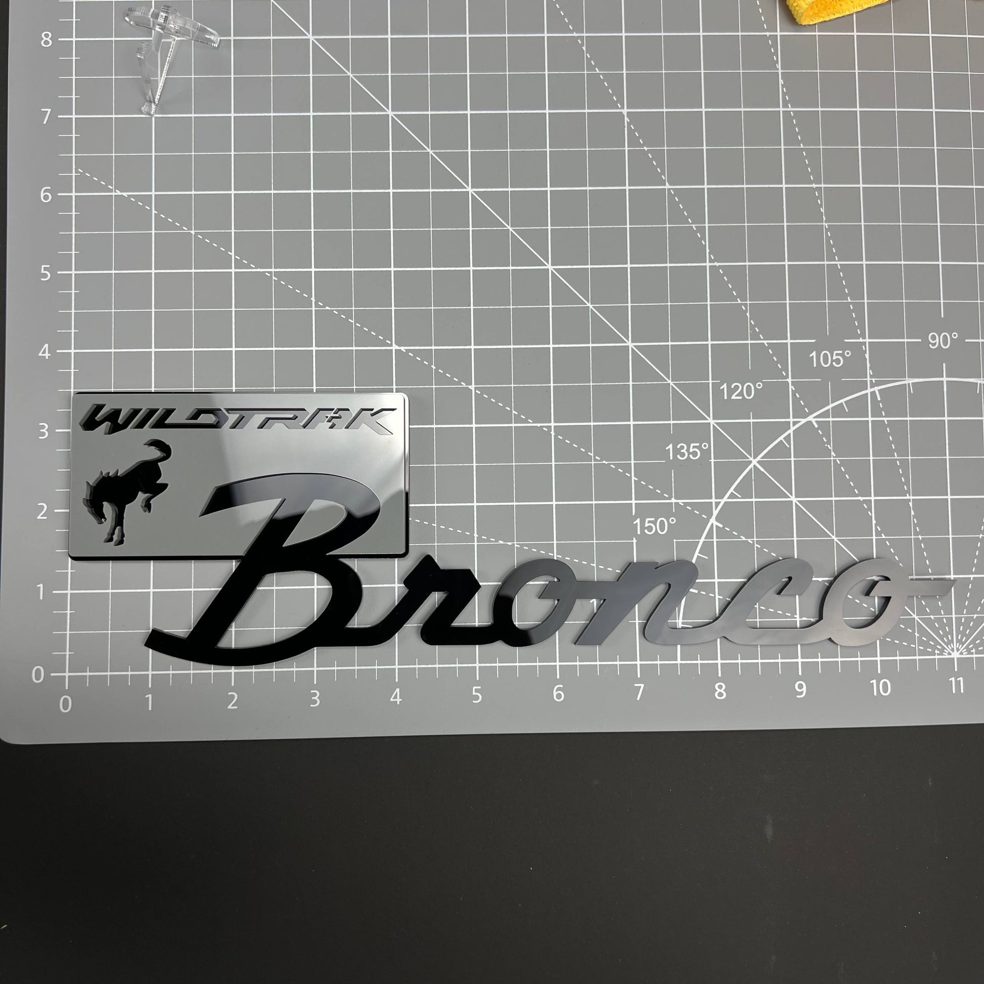 1PC Bronco Wildtrak (Silver) 3D Acrylic Badge - Car Truck Emblem Fender Tailgate Trunk Sticker